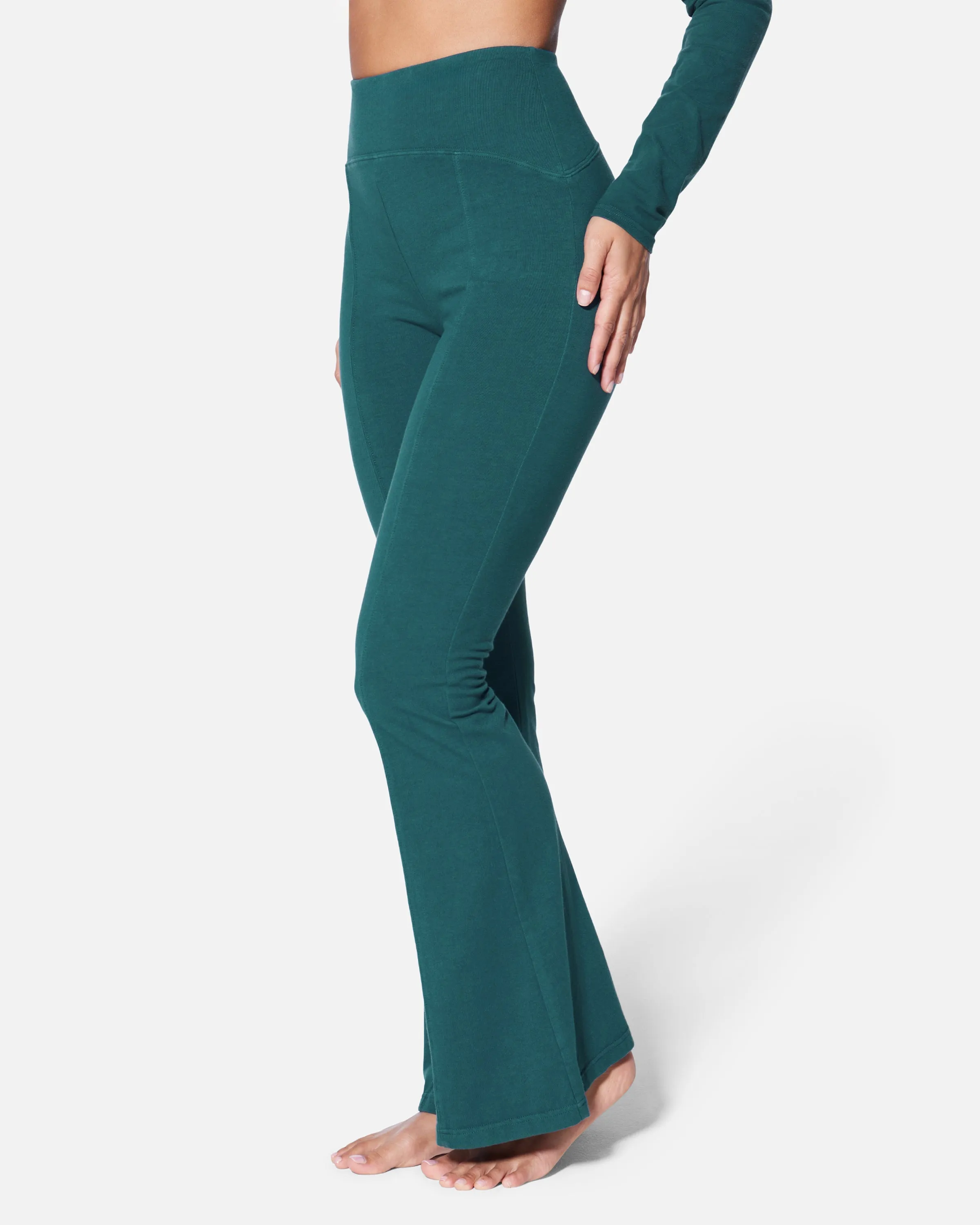 ESSENTIAL HIGH WAISTED FLARE PANT